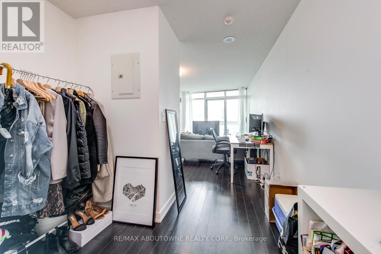 Single Family at 1907- 397 Front Street, Toronto (Waterfront Communities), Ontario - Photo 4 - RE/MAX Garden City Realty