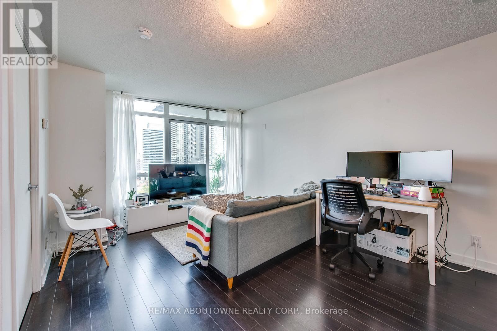 Single Family at 1907- 397 Front Street, Toronto (Waterfront Communities), Ontario - Photo 5 - RE/MAX Garden City Realty