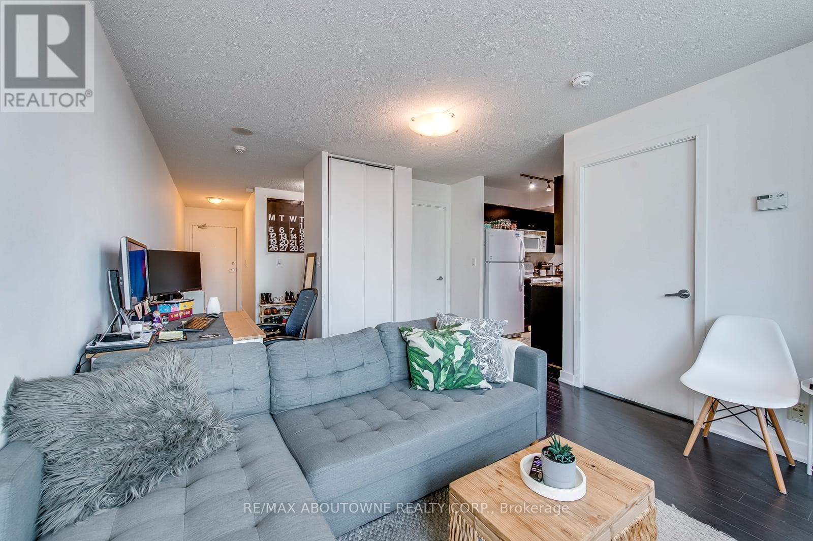 Single Family at 1907- 397 Front Street, Toronto (Waterfront Communities), Ontario - Photo 8 - RE/MAX Garden City Realty