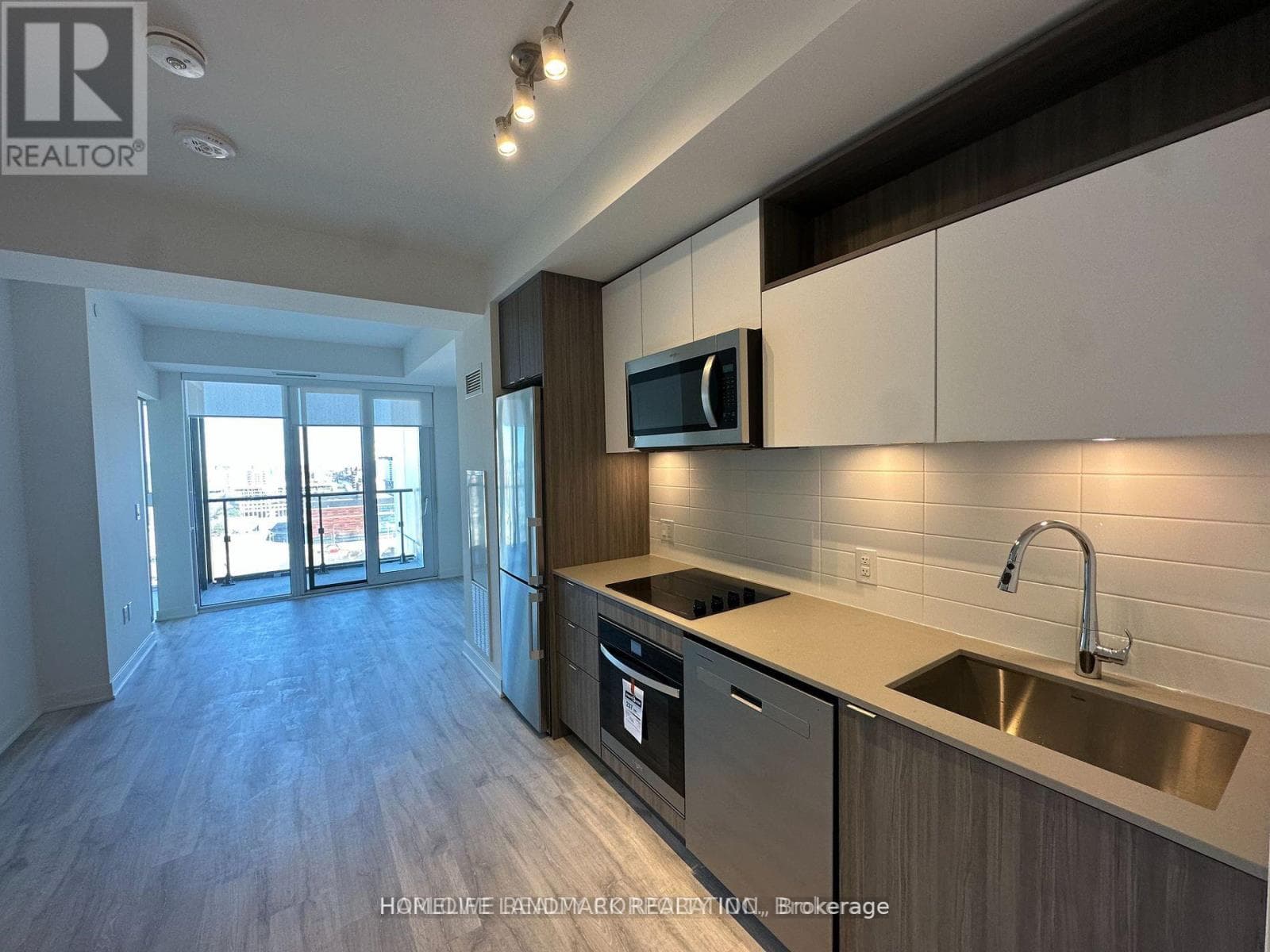 Single Family at 1609- 70 Princess Street, Toronto (Waterfront Communities), Ontario - Photo 4 - RE/MAX Garden City Realty
