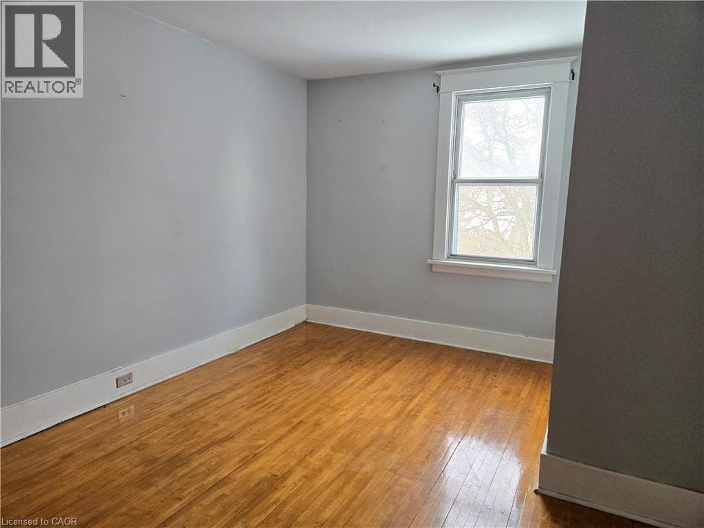 Single Family at 45 CHAPLIN Avenue, St. Catharines, Ontario - Photo 7 - RE/MAX Garden City Realty