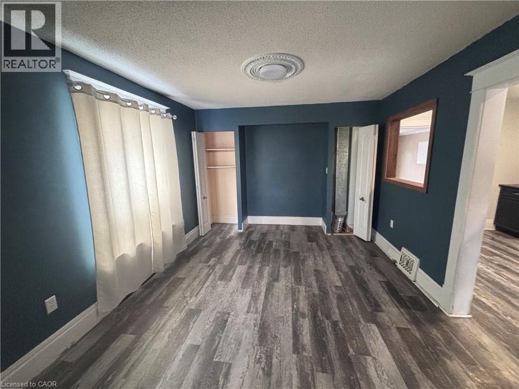Single Family at 45 CHAPLIN Avenue, St. Catharines, Ontario - Photo 9 - RE/MAX Garden City Realty