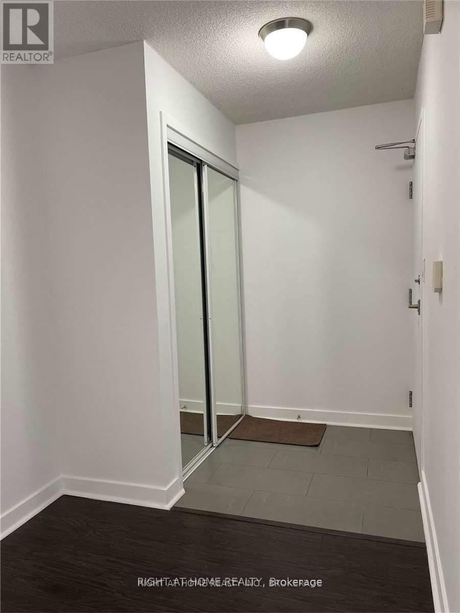 Single Family at 510- 15 Fort York Boulevard, Toronto (Waterfront Communities), Ontario - Photo 4 - RE/MAX Garden City Realty