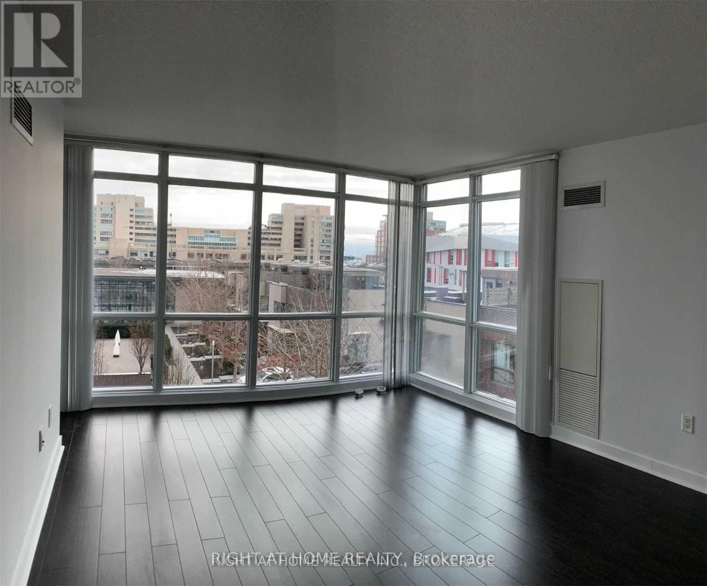 Single Family at 510- 15 Fort York Boulevard, Toronto (Waterfront Communities), Ontario - Photo 6 - RE/MAX Garden City Realty