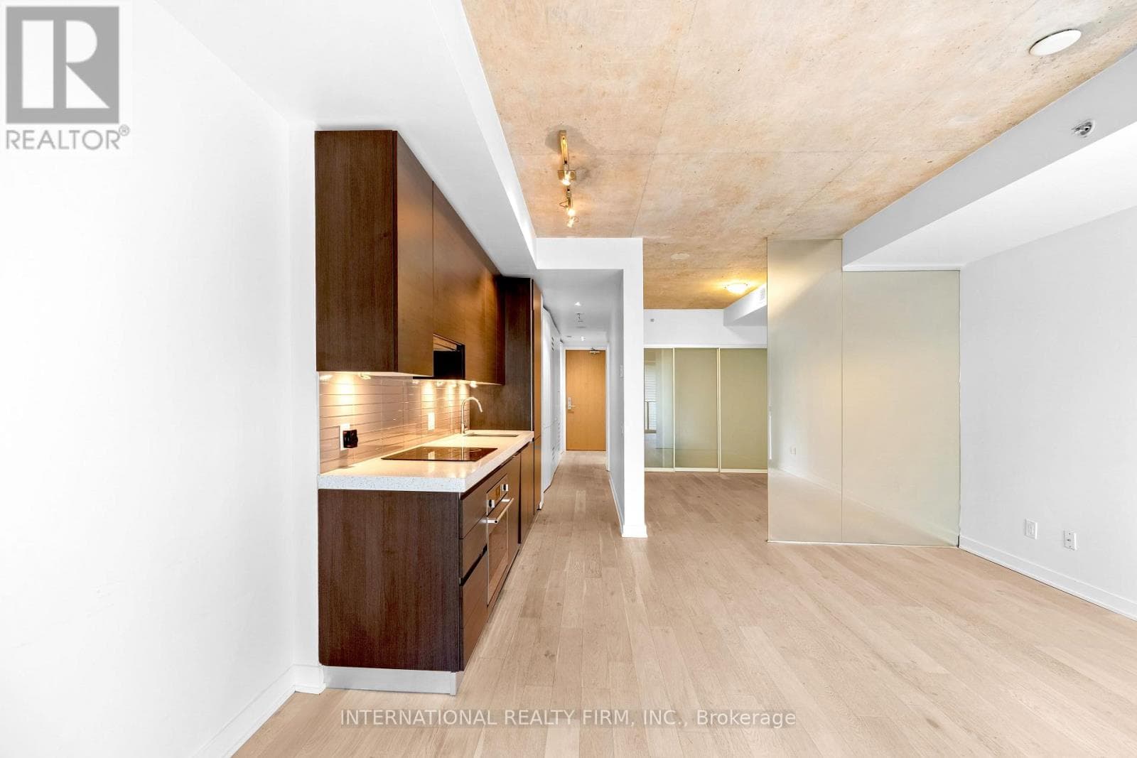 Single Family at 313- 629 King Street, Toronto (Waterfront Communities), Ontario - Photo 10 - RE/MAX Garden City Realty