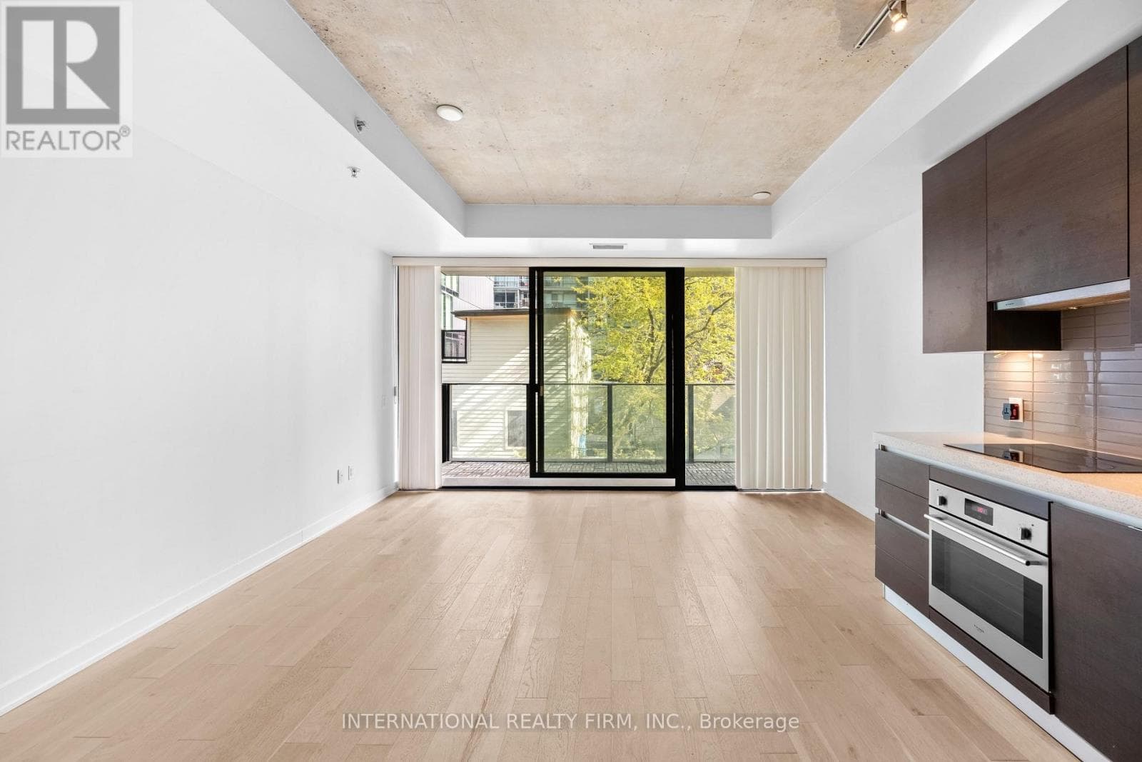 Single Family at 313- 629 King Street, Toronto (Waterfront Communities), Ontario - Photo 6 - RE/MAX Garden City Realty