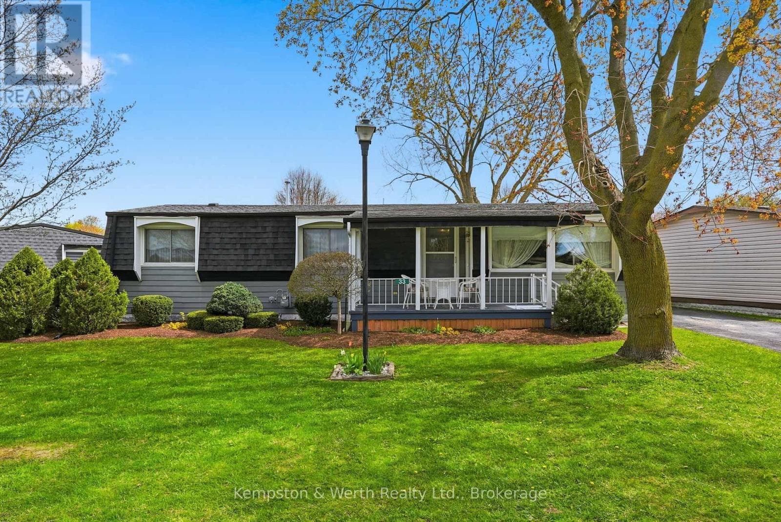 33 Fairview Crescent