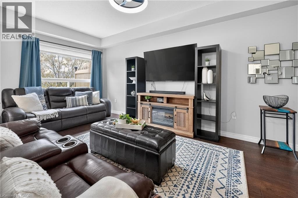 Single Family at 11- 8 LAKELAWN Road, Grimsby, Ontario - Photo 4 - RE/MAX Garden City Realty