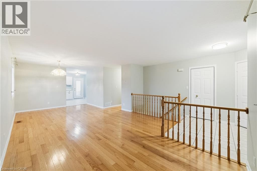 Single Family at 296 AUTUMN Crescent, Welland, Ontario - Photo 7 - RE/MAX Garden City Realty