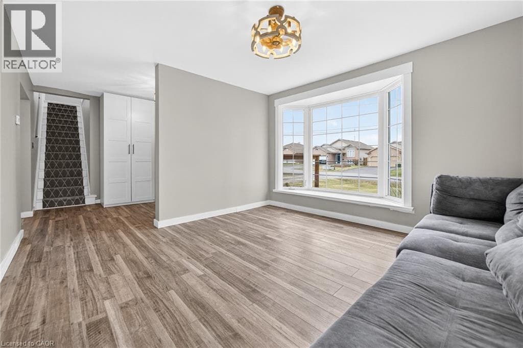 Single Family at 29 QUAKER Road, Welland, Ontario - Photo 10 - RE/MAX Garden City Realty