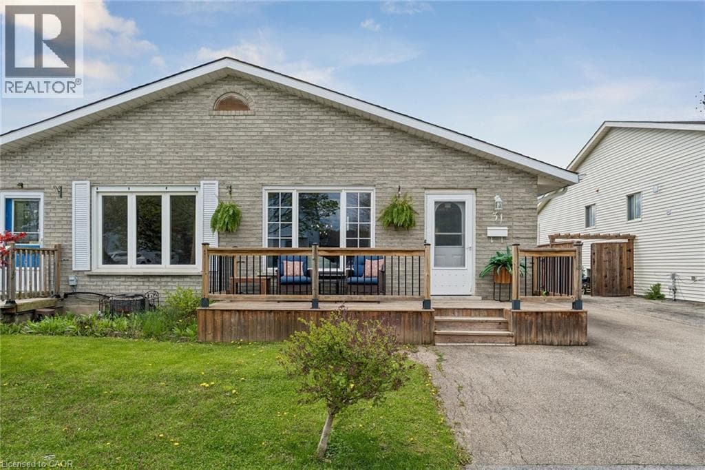 31 MAYFAIR Drive