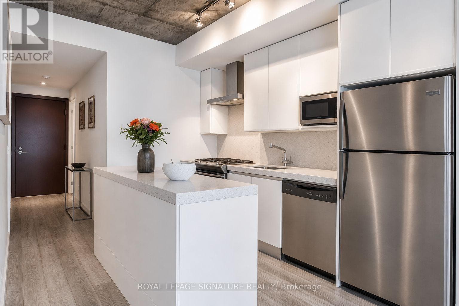 Single Family at 306- 75 Portland Street, Toronto (Waterfront Communities), Ontario - Photo 7 - RE/MAX Garden City Realty