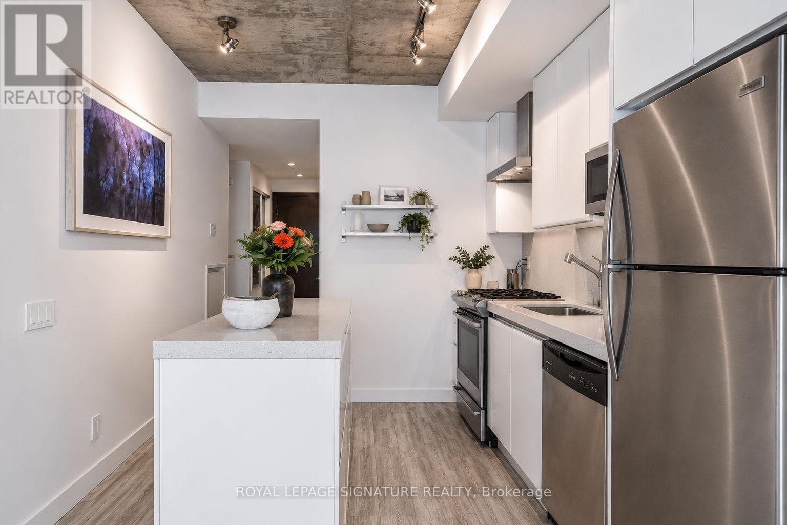 Single Family at 306- 75 Portland Street, Toronto (Waterfront Communities), Ontario - Photo 9 - RE/MAX Garden City Realty