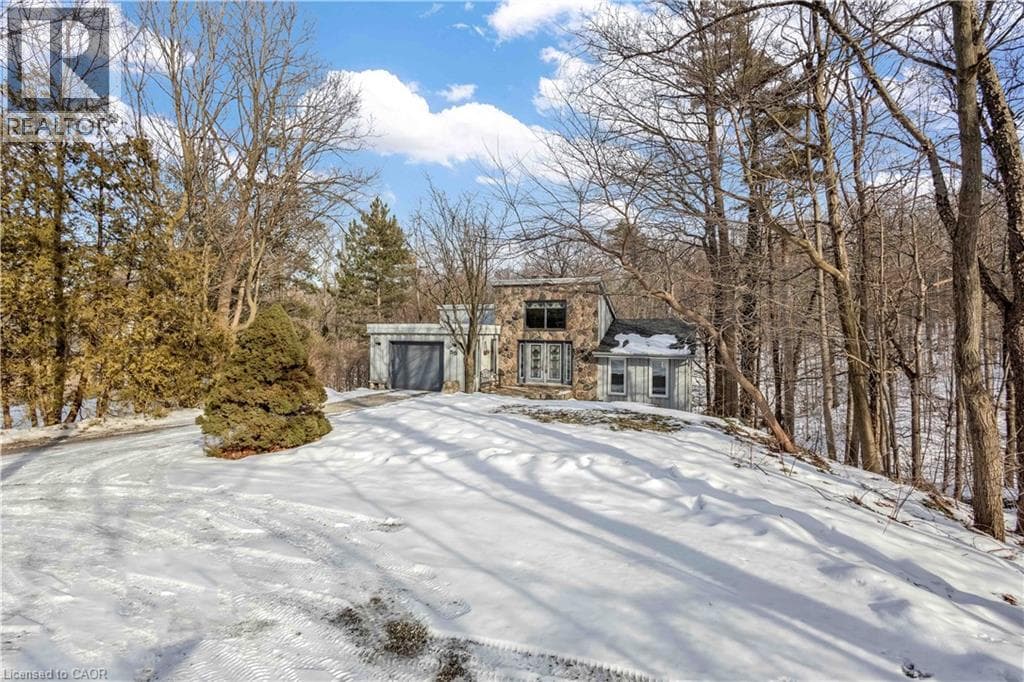 Single Family at 59 PARK Road, Grimsby, Ontario - Photo 4 - RE/MAX Garden City Realty