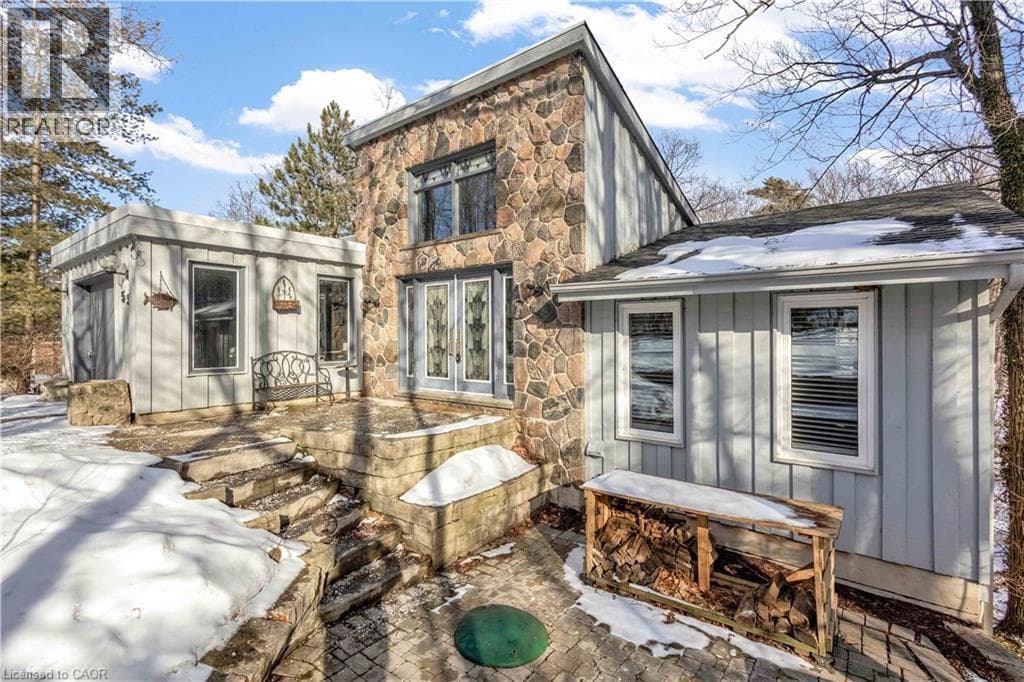 Single Family at 59 PARK Road, Grimsby, Ontario - Photo 6 - RE/MAX Garden City Realty