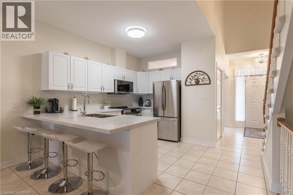 Single Family at 13- 8142 COSTABILE Drive, Niagara Falls, Ontario - Photo 5 - RE/MAX Garden City Realty