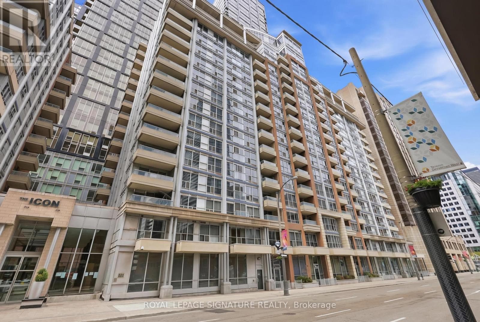Single Family at 1027- 250 Wellington Street, Toronto (Waterfront Communities), Ontario - Photo 1 - RE/MAX Garden City Realty