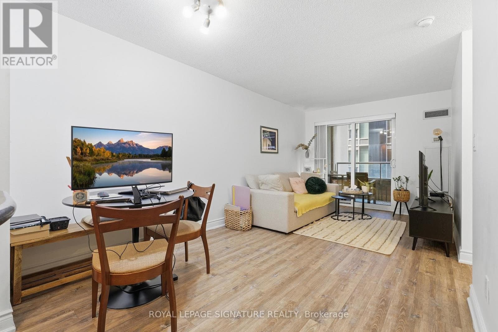 Single Family at 1027- 250 Wellington Street, Toronto (Waterfront Communities), Ontario - Photo 5 - RE/MAX Garden City Realty