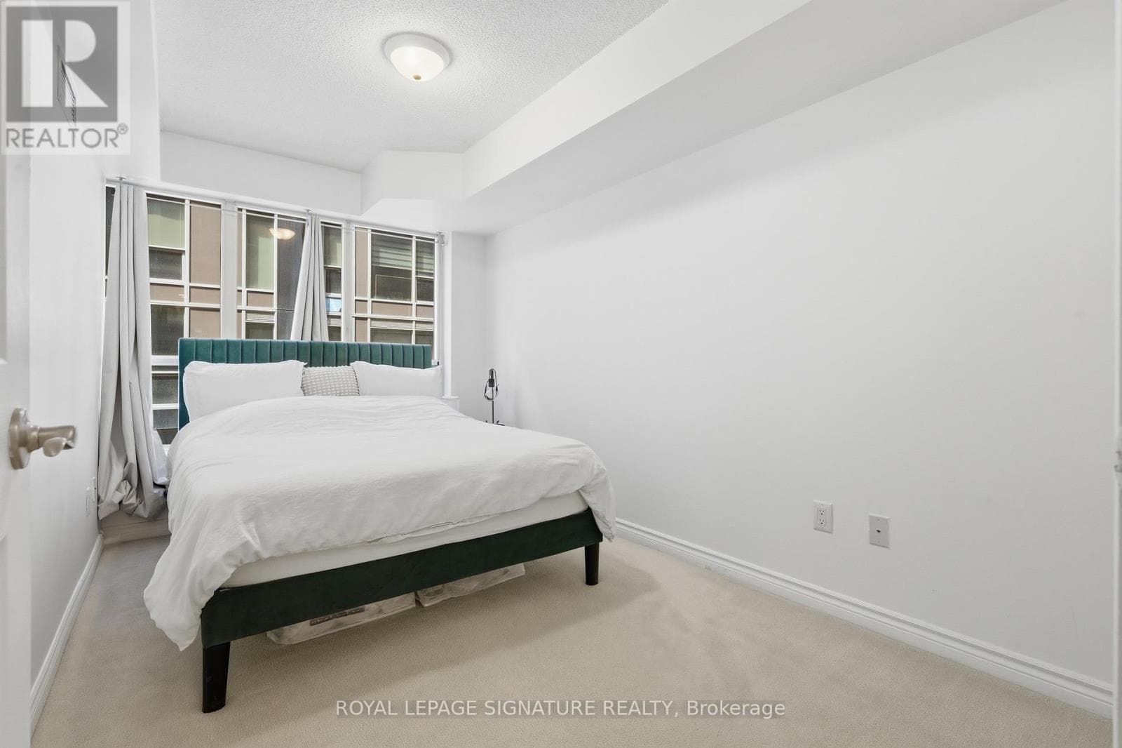 Single Family at 1027- 250 Wellington Street, Toronto (Waterfront Communities), Ontario - Photo 9 - RE/MAX Garden City Realty