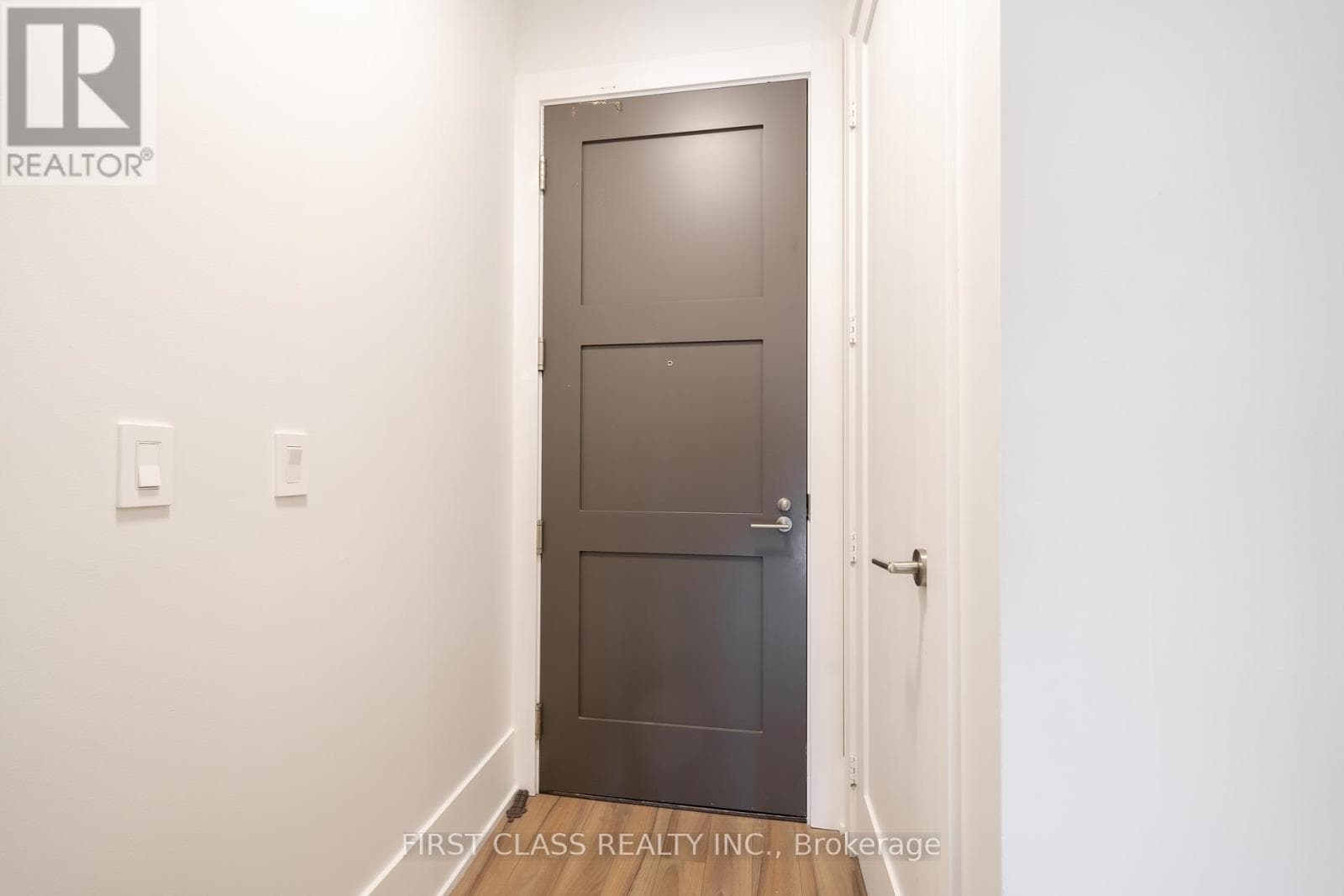 Single Family at 218- 20 John Street, Toronto (Waterfront Communities), Ontario - Photo 3 - RE/MAX Garden City Realty