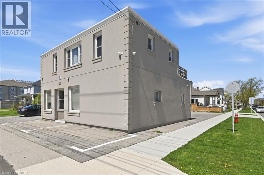 Multi-family at 256 LINCOLN Street, Welland, Ontario - Photo 4 - RE/MAX Garden City Realty