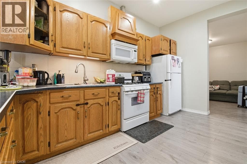 Multi-family at 256 LINCOLN Street, Welland, Ontario - Photo 6 - RE/MAX Garden City Realty