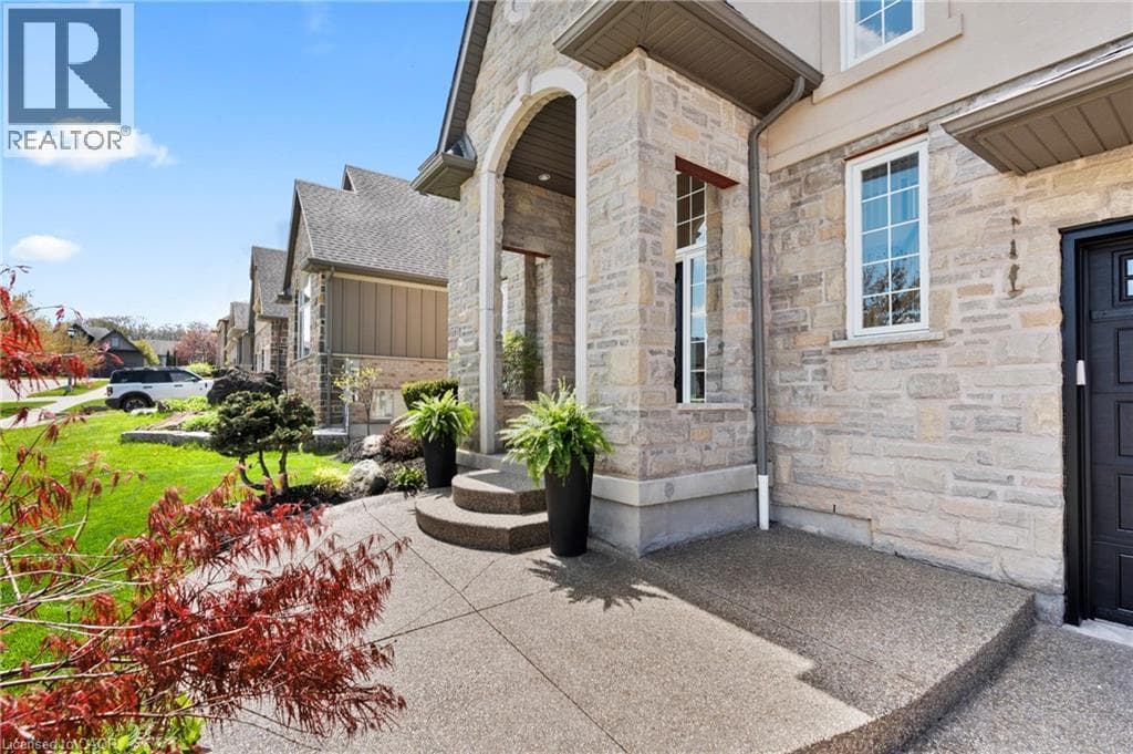 Single Family at 24 RED HAVEN Drive, Niagara-on-the-Lake, Ontario - Photo 5 - RE/MAX Garden City Realty