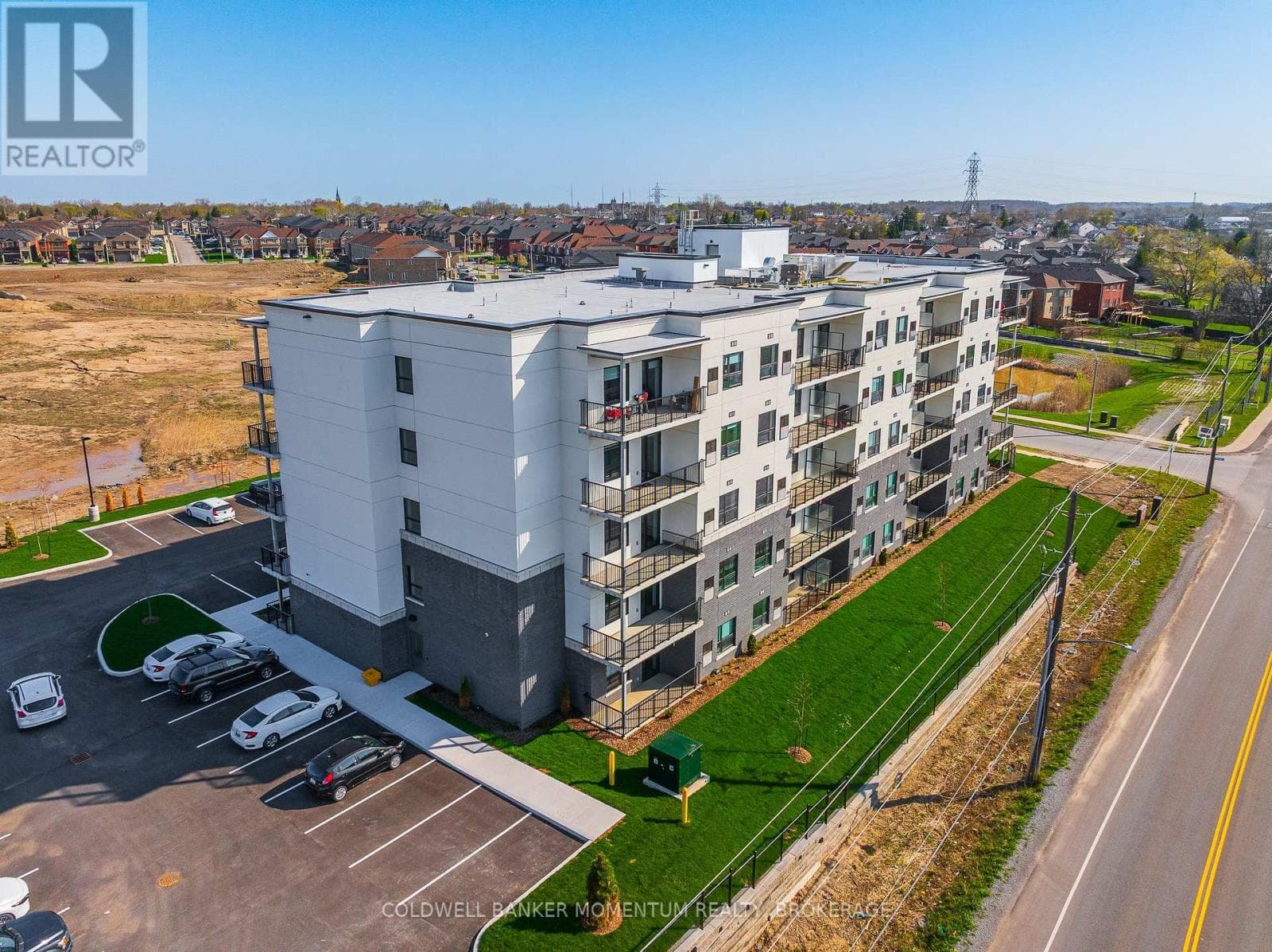 Multi-family at 512- 5 Baker Street, Thorold (Thorold Downtown), Ontario - Photo 3 - RE/MAX Garden City Realty