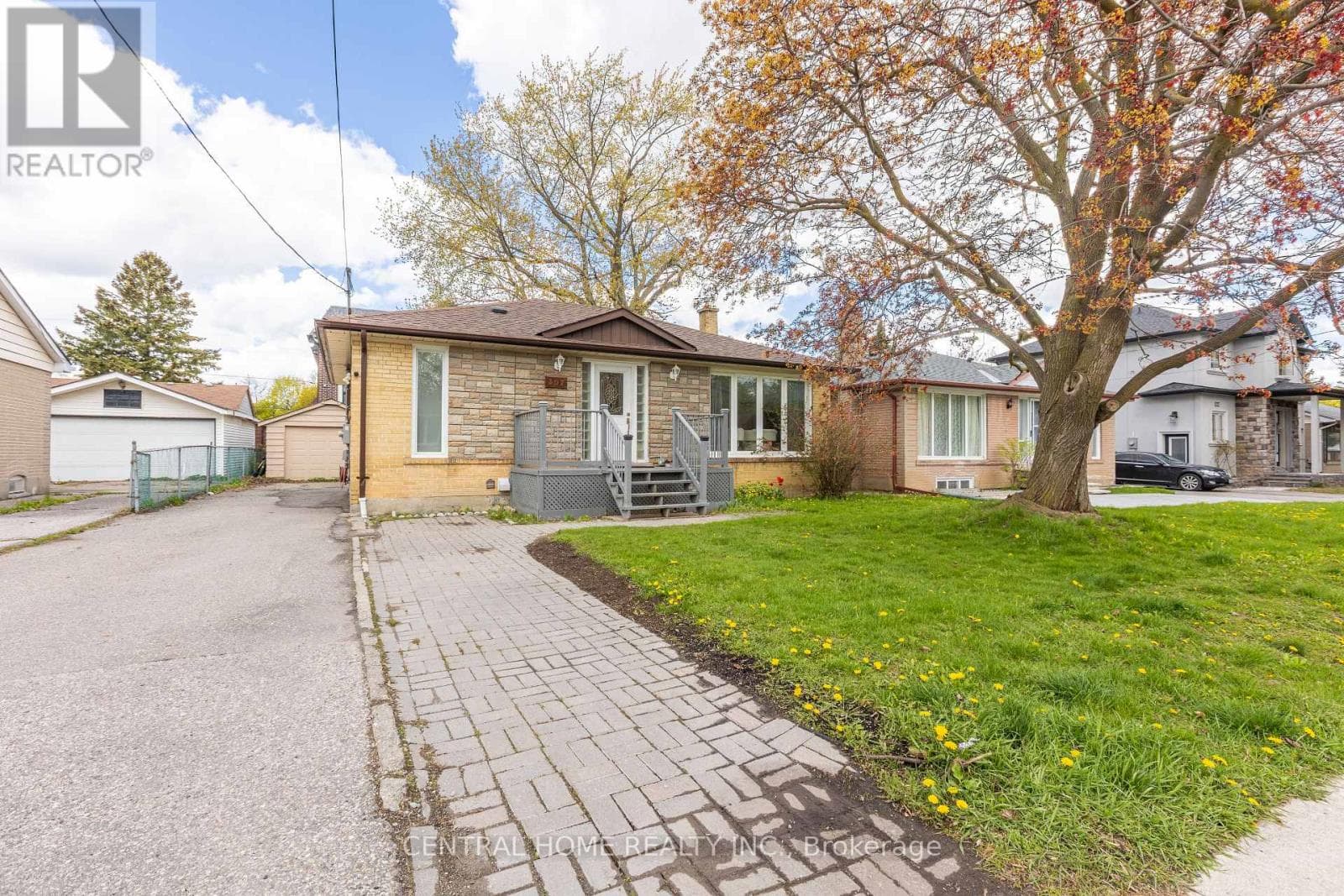 307 Boisdale Avenue