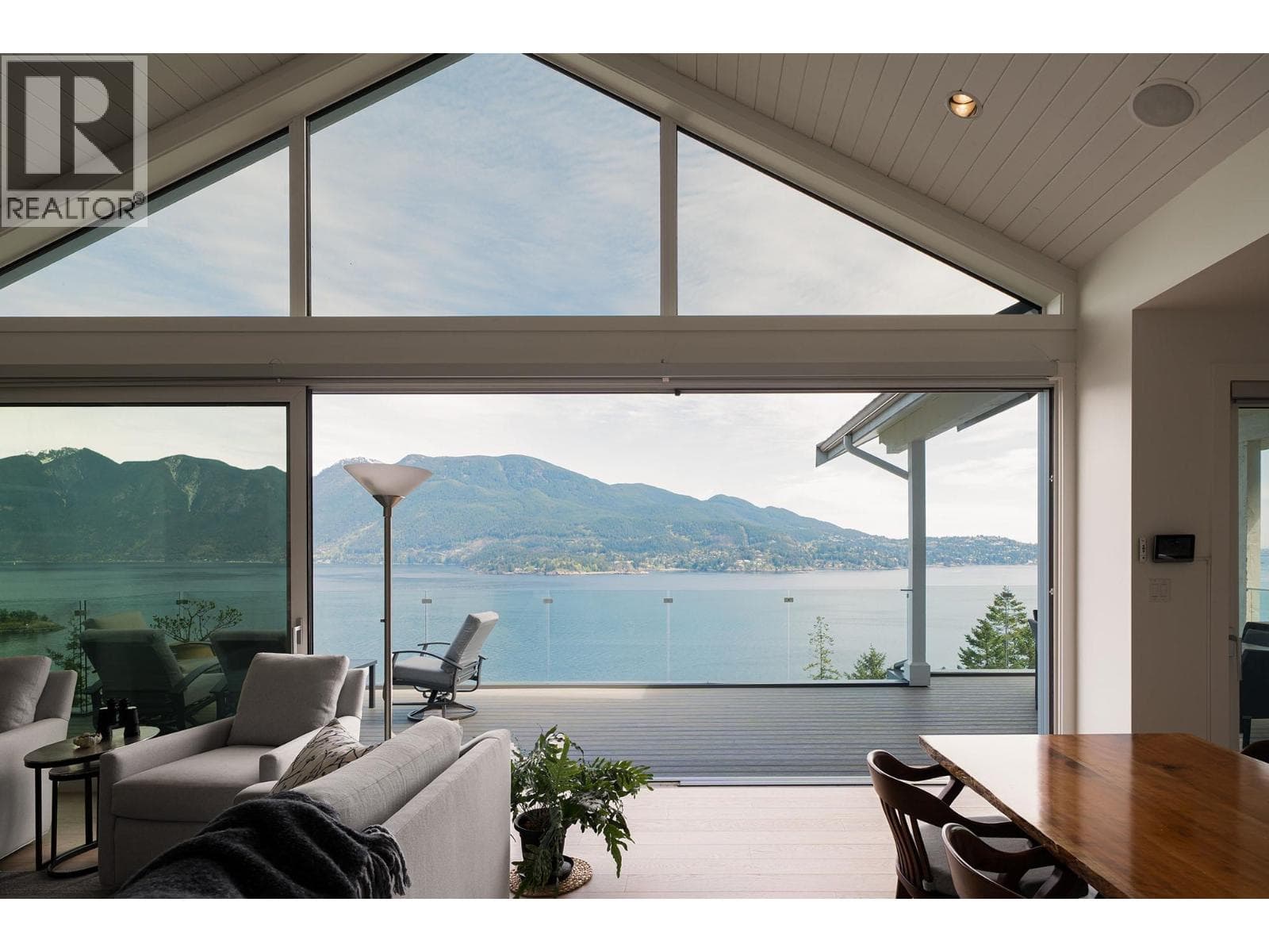 Single Family at 743 CHANNELVIEW Drive, Bowen Island, British Columbia - Photo 5 - RE/MAX Garden City Realty