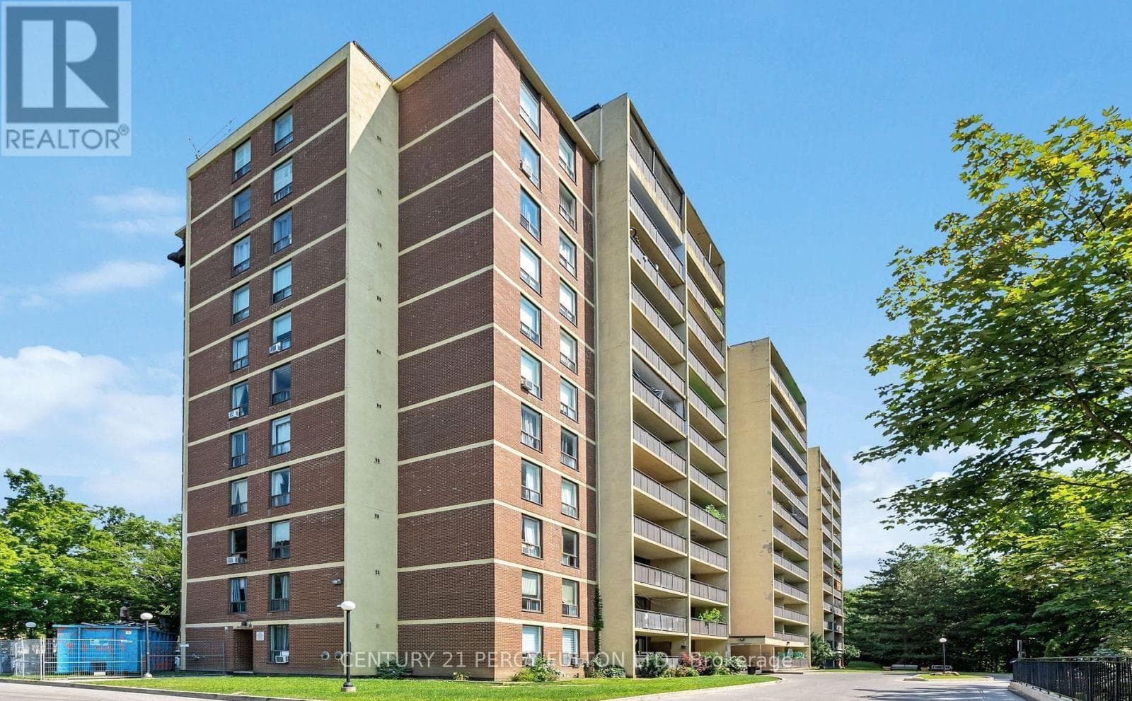808- 15 London Green Court