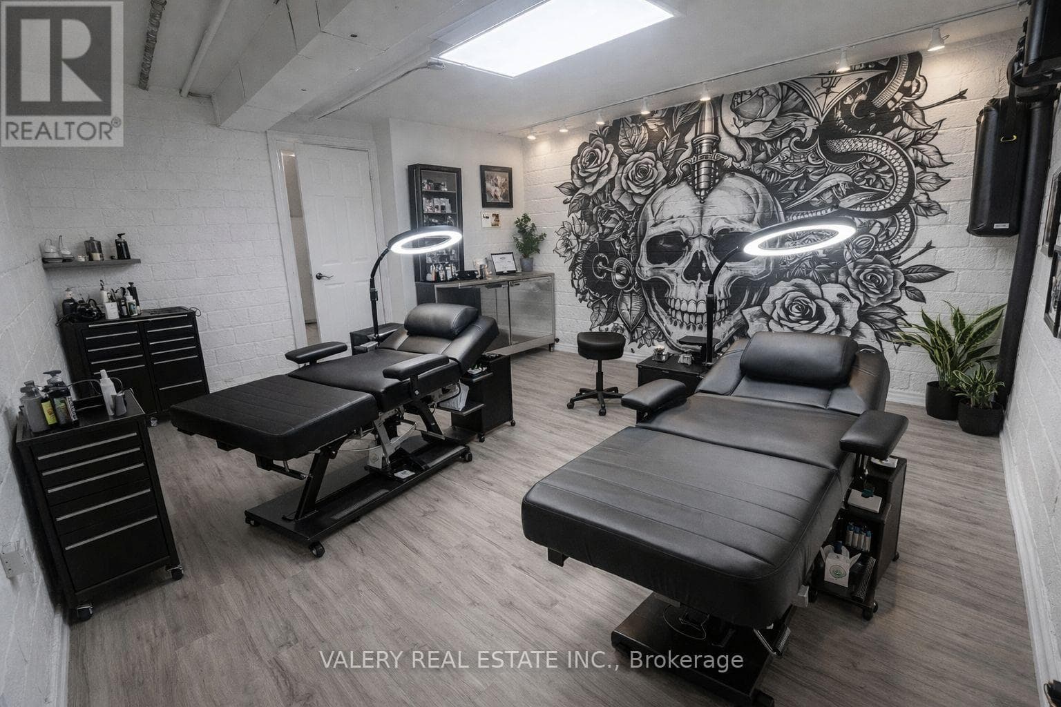 Retail at B- 936 Pape Avenue, Toronto (Broadview North), Ontario - Photo 2 - RE/MAX Garden City Realty