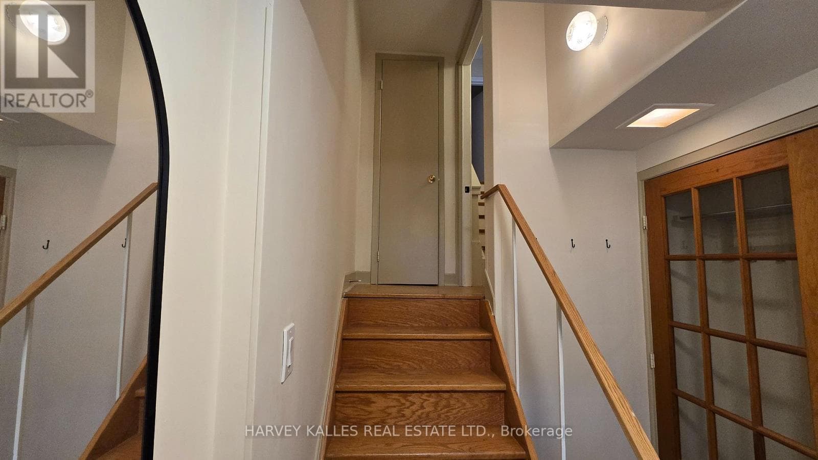 Single Family at Upper- 279 Cornelius Parkway, Toronto (Downsview-Roding-CFB), Ontario - Photo 6 - RE/MAX Garden City Realty