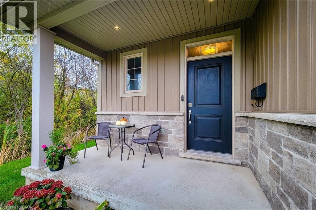 Single Family at 4274 SIXTH Avenue, Niagara Falls, Ontario - Photo 3 - RE/MAX Garden City Realty