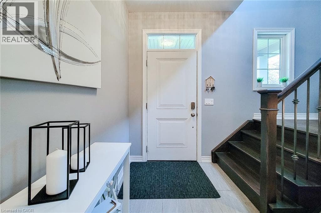 Single Family at 4274 SIXTH Avenue, Niagara Falls, Ontario - Photo 4 - RE/MAX Garden City Realty