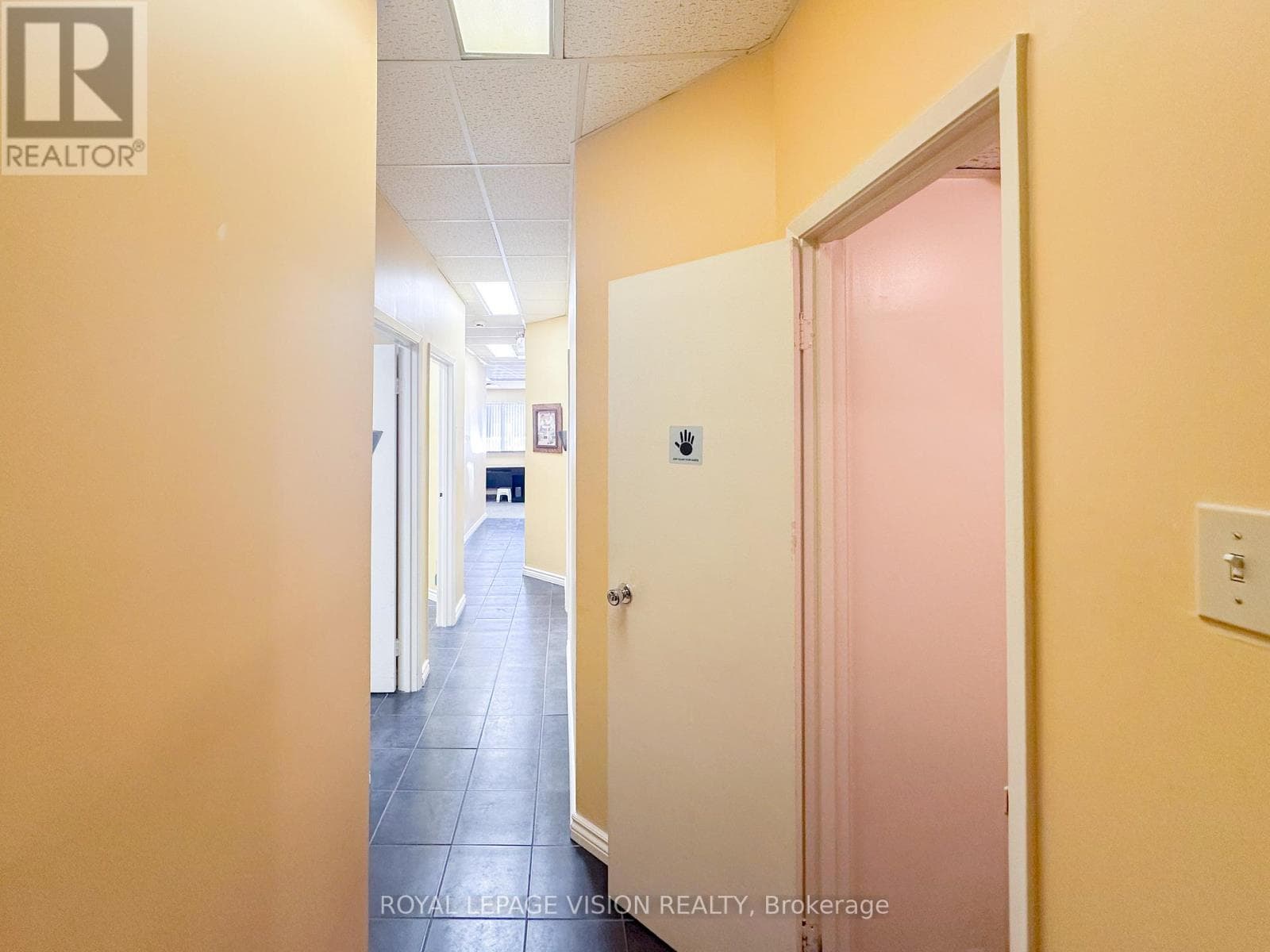 Retail at 1- 2085 Weston Road, Toronto (Weston), Ontario - Photo 7 - RE/MAX Garden City Realty