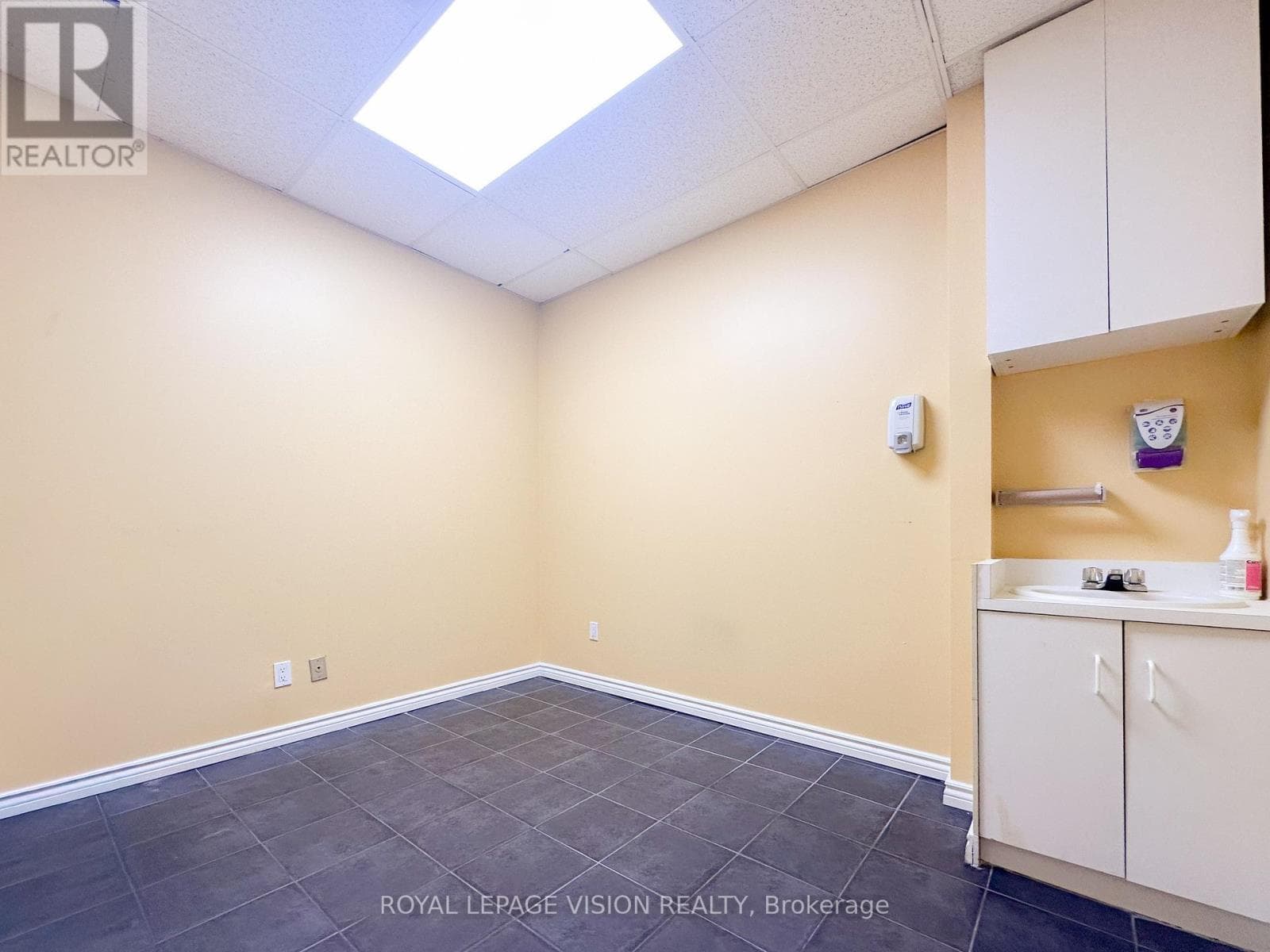 Retail at 1- 2085 Weston Road, Toronto (Weston), Ontario - Photo 8 - RE/MAX Garden City Realty