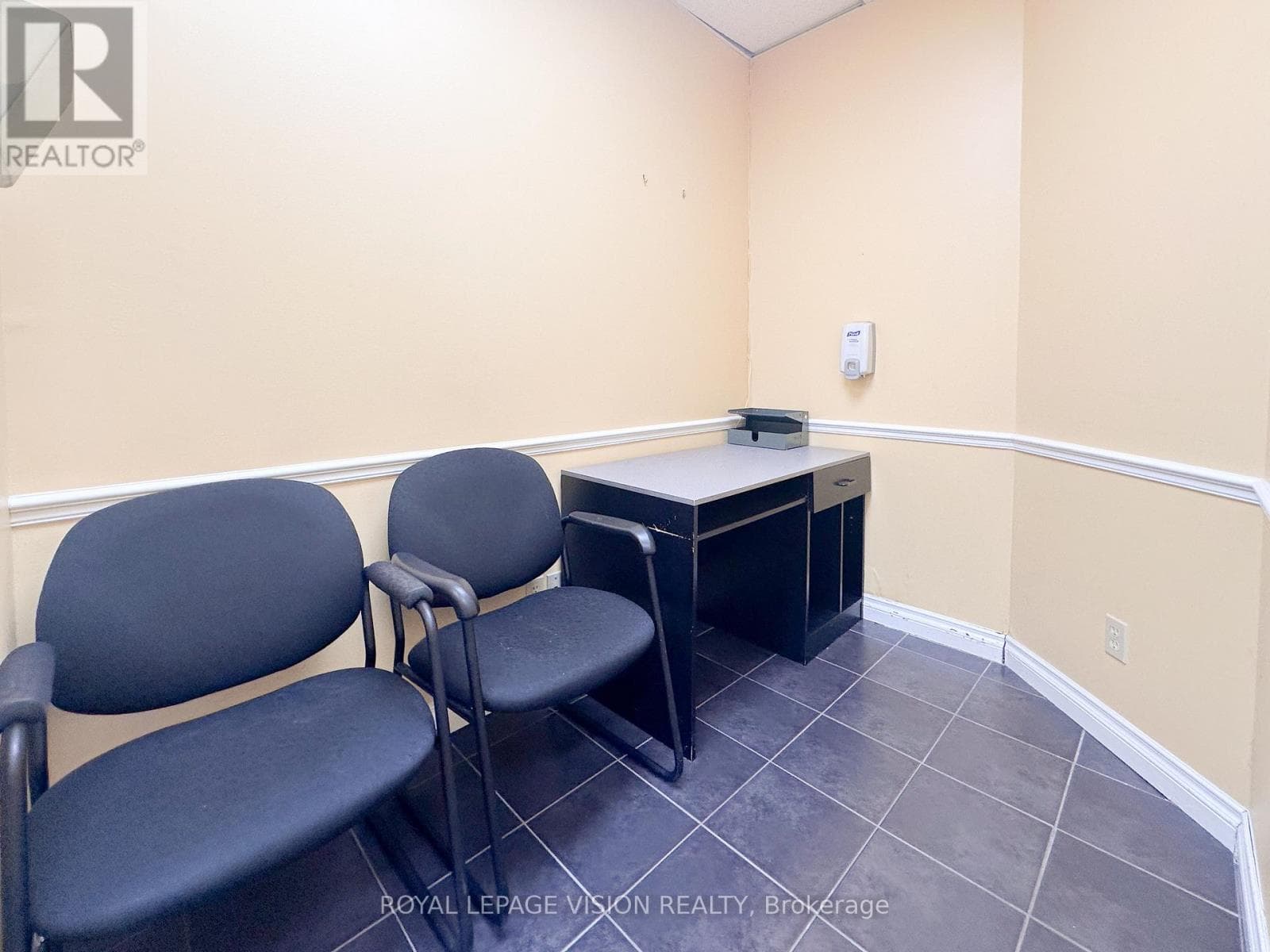 Retail at 1- 2085 Weston Road, Toronto (Weston), Ontario - Photo 10 - RE/MAX Garden City Realty