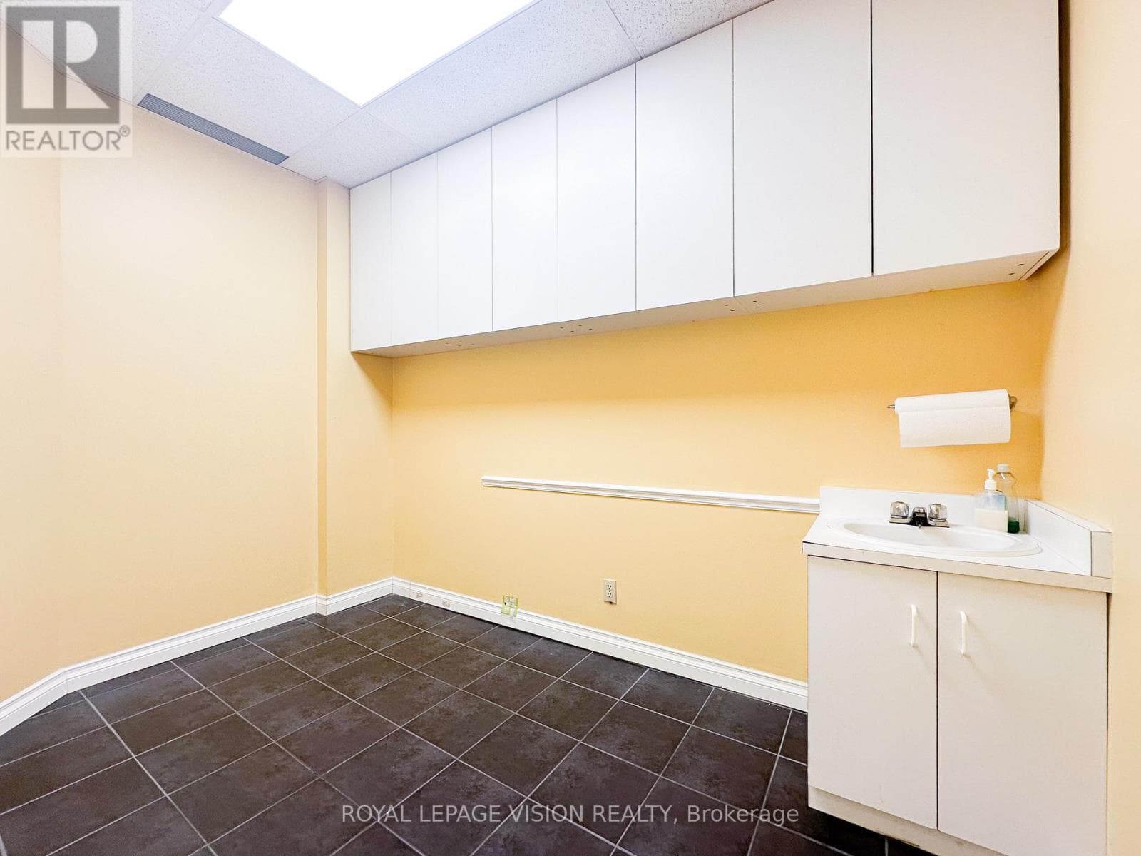 Retail at 1- 2085 Weston Road, Toronto (Weston), Ontario - Photo 6 - RE/MAX Garden City Realty