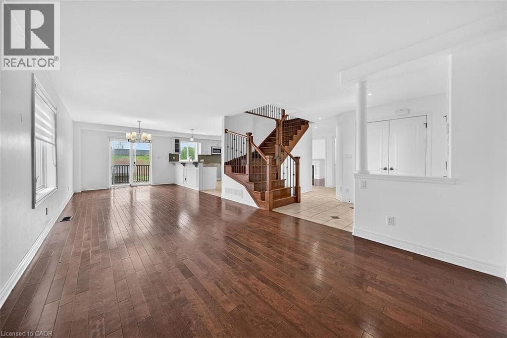 Single Family at 9128 HENDERSHOT Boulevard, Niagara Falls, Ontario - Photo 7 - RE/MAX Garden City Realty