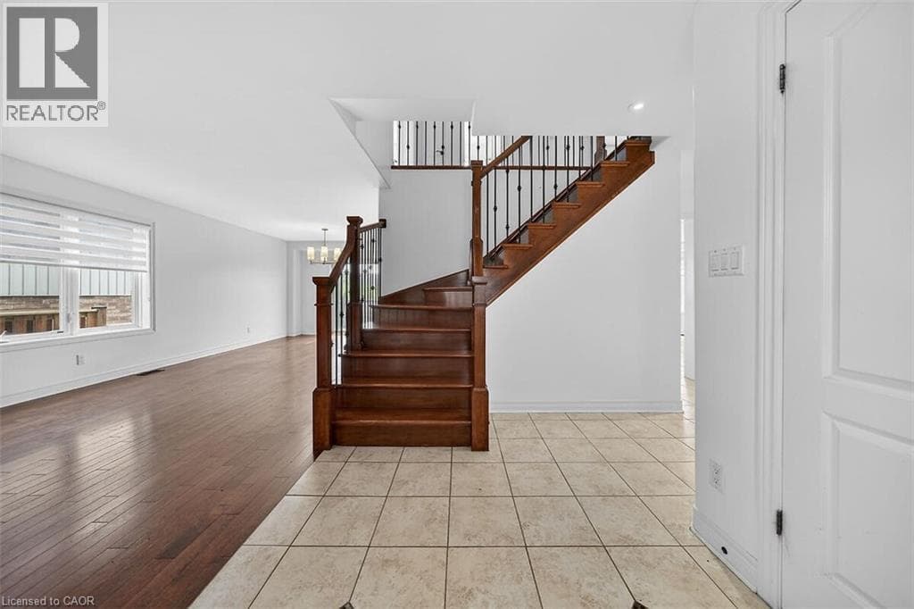 Single Family at 9128 HENDERSHOT Boulevard, Niagara Falls, Ontario - Photo 5 - RE/MAX Garden City Realty