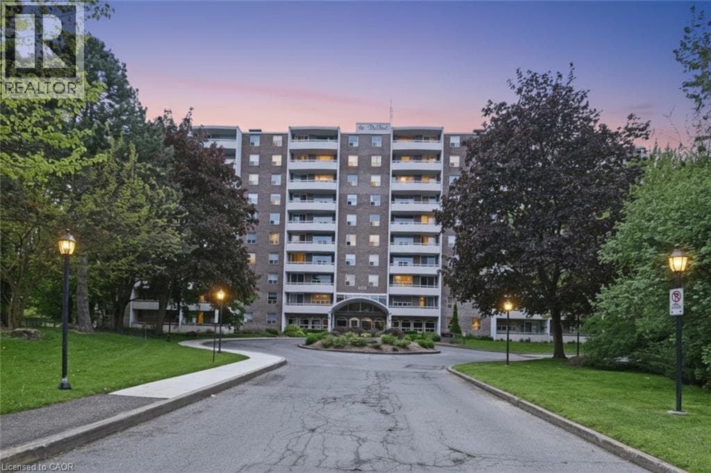 Single Family at 812- 365 GENEVA Street, St. Catharines, Ontario - Photo 4 - RE/MAX Garden City Realty