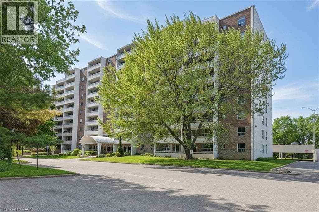 Single Family at 812- 365 GENEVA Street, St. Catharines, Ontario - Photo 2 - RE/MAX Garden City Realty