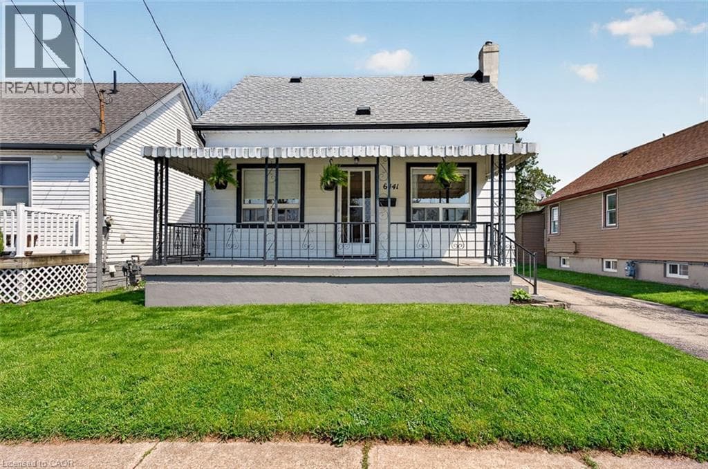 Single Family at 6441 MONROE Street, Niagara Falls, Ontario - Photo 2 - RE/MAX Garden City Realty