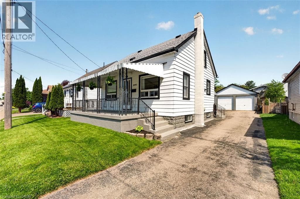 Single Family at 6441 MONROE Street, Niagara Falls, Ontario - Photo 3 - RE/MAX Garden City Realty