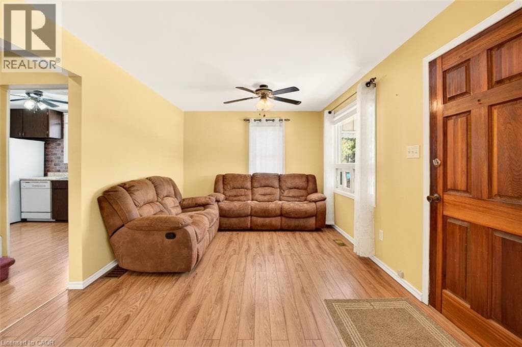 Single Family at 6441 MONROE Street, Niagara Falls, Ontario - Photo 6 - RE/MAX Garden City Realty