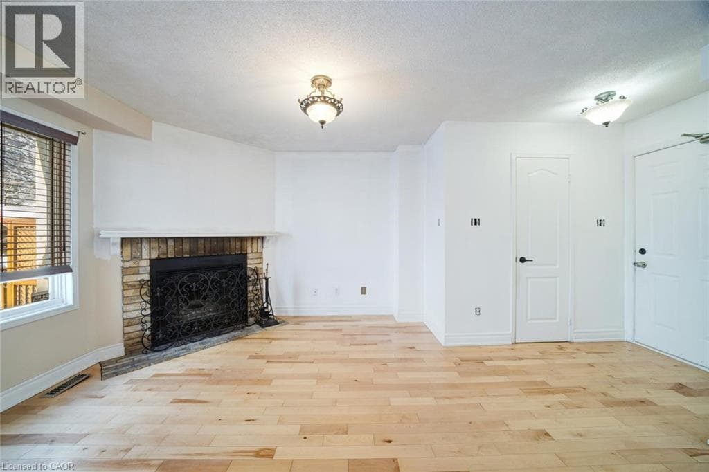 Single Family at 108 OLDE BAYVIEW Avenue, Richmond Hill, Ontario - Photo 6 - RE/MAX Garden City Realty