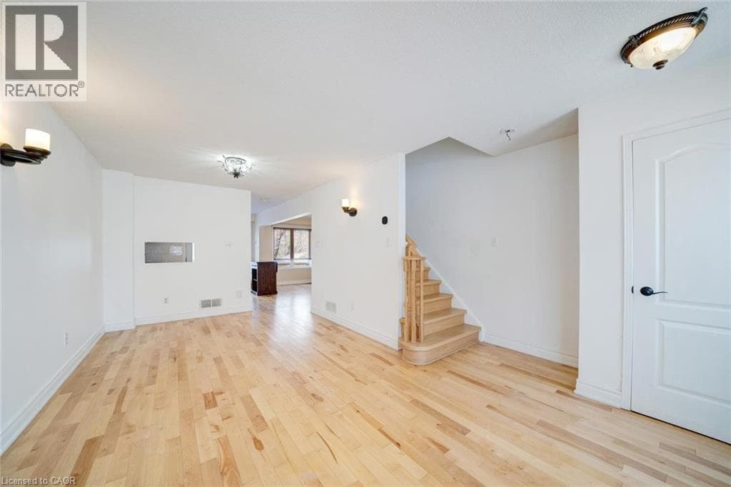 Single Family at 108 OLDE BAYVIEW Avenue, Richmond Hill, Ontario - Photo 5 - RE/MAX Garden City Realty