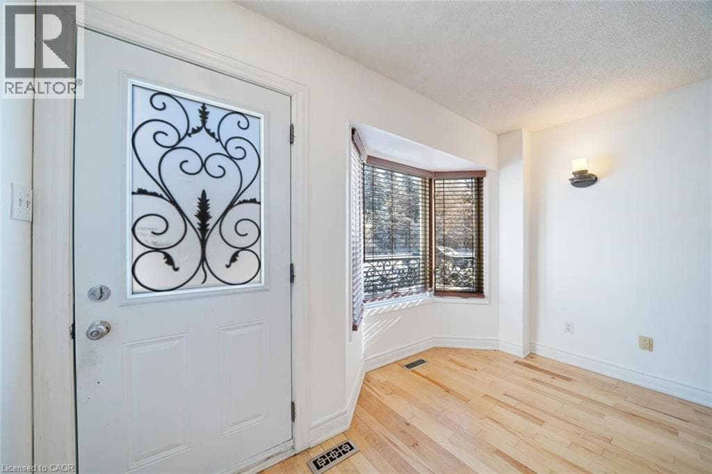 Single Family at 108 OLDE BAYVIEW Avenue, Richmond Hill, Ontario - Photo 3 - RE/MAX Garden City Realty