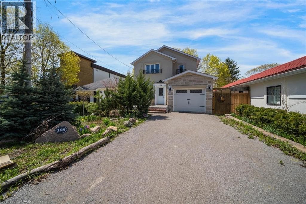 Single Family at 108 OLDE BAYVIEW Avenue, Richmond Hill, Ontario - Photo 2 - RE/MAX Garden City Realty